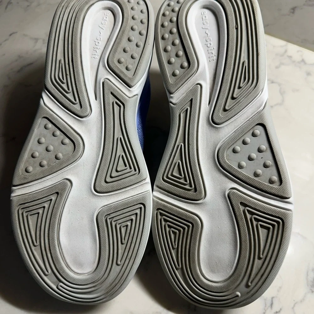 Easy Spirit Blue and White Athletic Shoes with Cushioned Sole